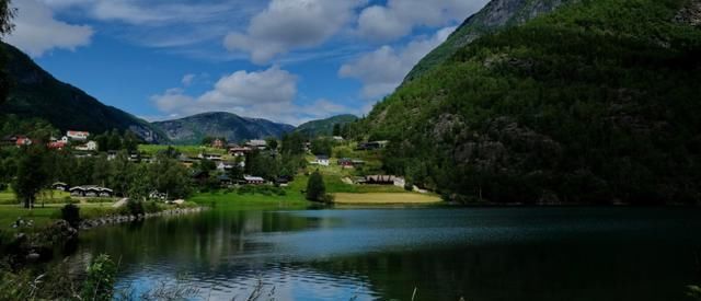  哭哭啼啼|8月，哭哭啼啼，心软回头，3生肖纠缠旧情人，于情于理舍弃不下你