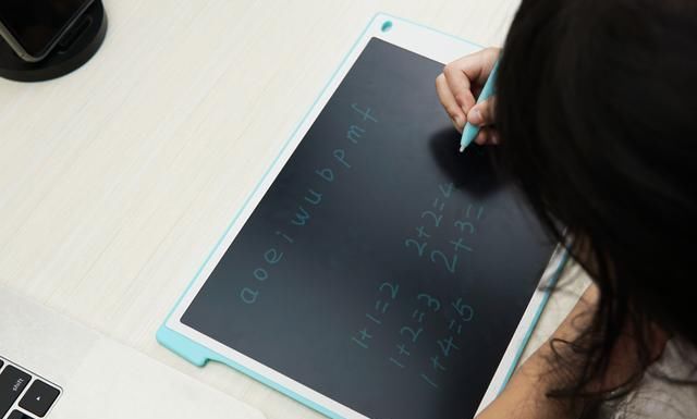  羡慕|释放孩子天性，360液晶手写绘板，直把同学羡慕哭了