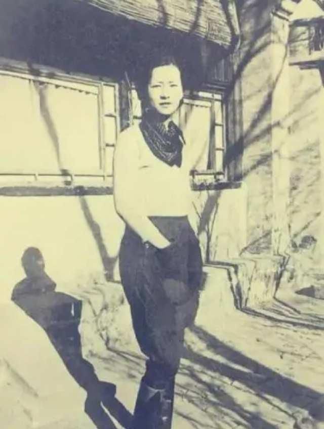 双手|老照片，双手插兜的林徽因纤瘦迷人，与发妻合影的张学良一脸青涩