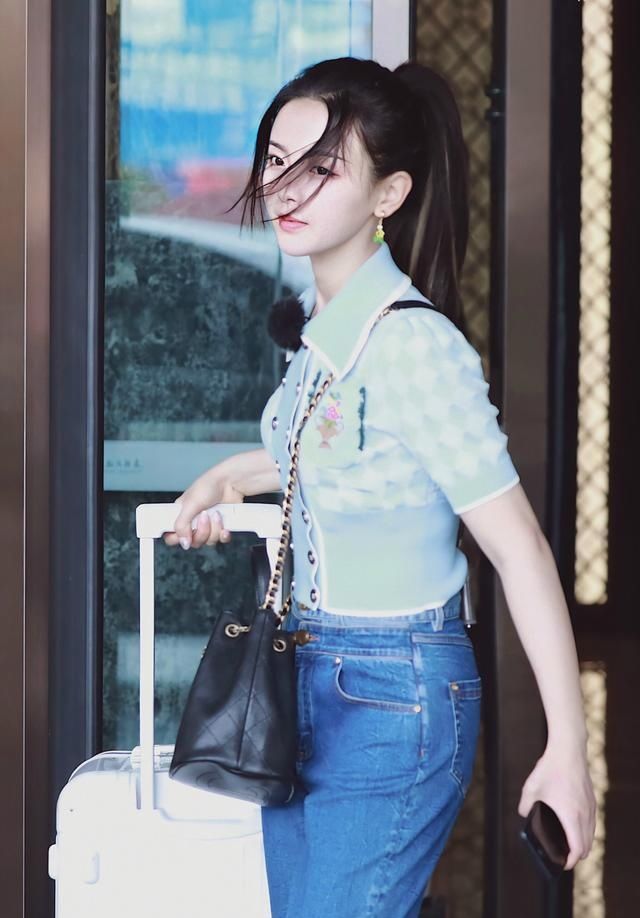  合体|王俊凯回归《中餐厅》，将与杨超越合体录节目，被踩鞋子反应可爱