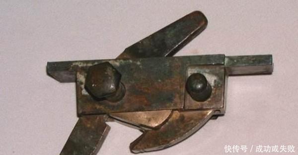 历史|诸葛亮安葬刘备时,在陵墓中设置连弩防盗墓贼考古发现历史真相!