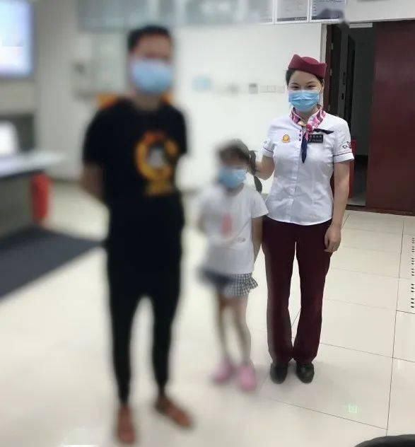 地铁小姐姐|带女儿出门，转眼伢不见了；带外甥坐地铁，落在站台上……男将们带伢可要长长心