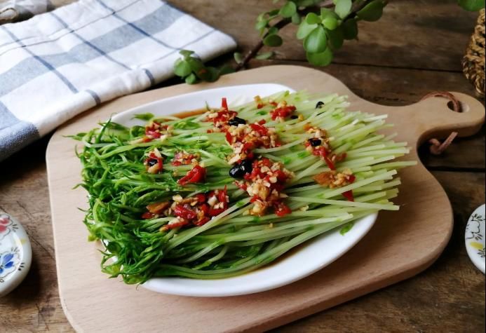 凉菜|秋天干燥,来点清脆爽口的凉菜降降火气,3元一大把的豌豆苗试试