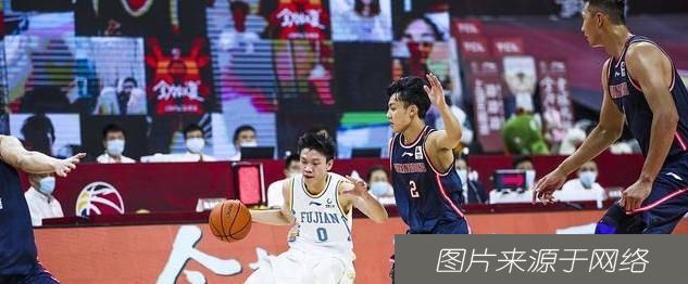 大胆|感觉徐杰身高力量都吃亏,杜锋为什么如此大胆长时间场上用徐杰?