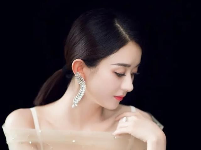  向人们证明|黑暗中的“萤火虫”：风雨过后遇见彩虹，赵丽颖的不凡之路