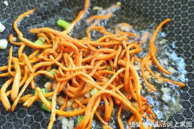 常喝|秋天,宁可不吃肉也要常喝这碗汤,3块钱煮一锅,赛过排骨汤