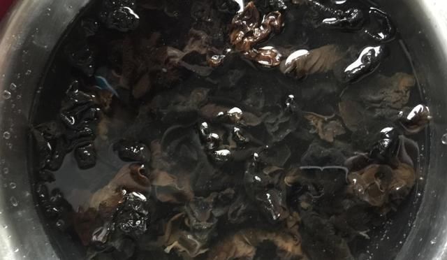  吃法|这才是包菜最过瘾的吃法，咸香美味，儿子总吵着要吃，太香了