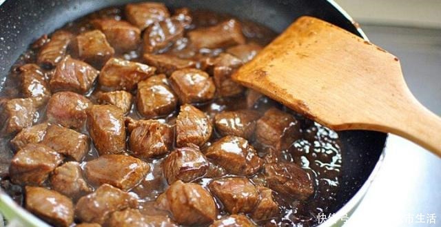 冒烟|炒菜时,等锅冒烟才下菜饭店大厨都搞错了,难怪菜不香没味道