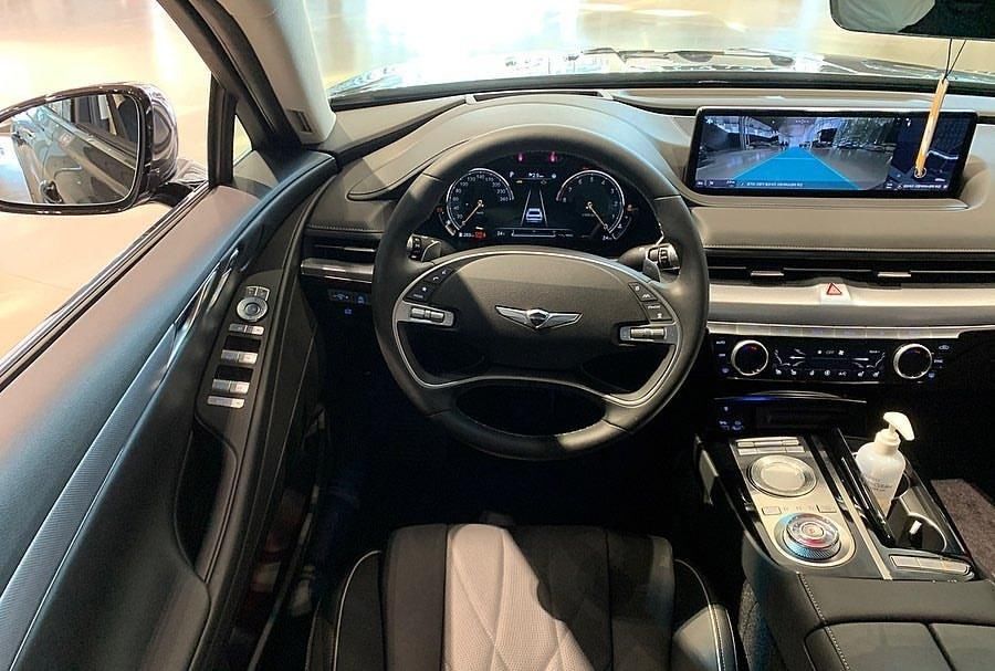  韩国|奔驰E级轿车的韩国对手？实拍捷尼赛思G80车型