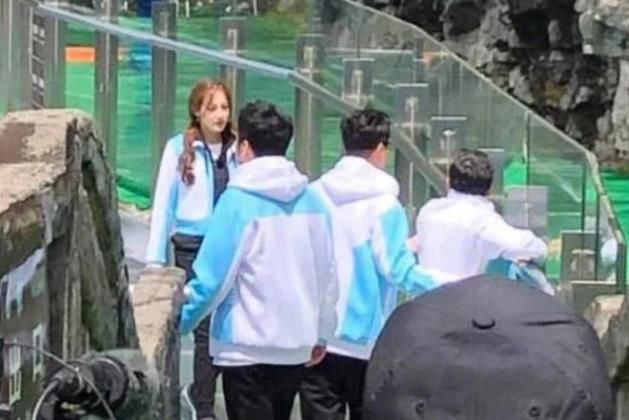 节目|热巴上节目一期1个发型,和宋雨琦一对比,网友:这也太像了吧!