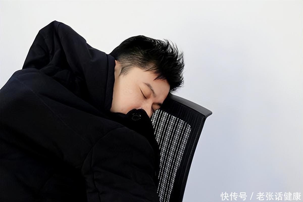 为什么到了中年就会肾虚(人到中年，为什么容易肾虚？中医告诉你答案)