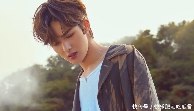 成员|Justin有多爱NPC成员,对朱正廷说土味情话,后台还为蔡徐坤打歌