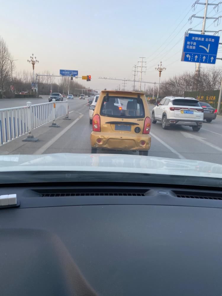 损失|非机动车一定不要在机动车道行驶，损失太惨重了！