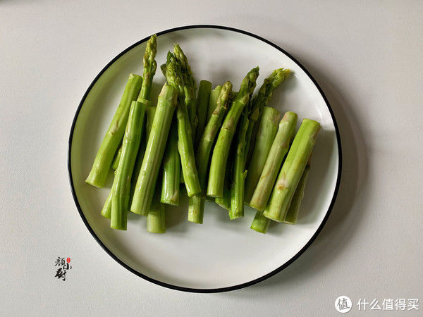  鱼肉|秋天，吃牛羊肉不如吃它，简单一煎，鲜嫩入味，好吃又营养