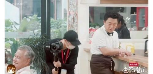  方式|极限男人帮合体，见面打招呼方式很极挑，黄渤一句话让粉丝泪目