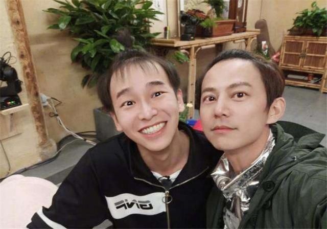  何炅太|当男明星发际线后移，何炅太喜感，胡歌简直没眼看