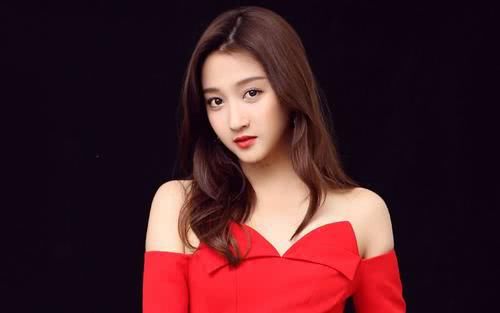 张嘉译|张嘉译的四个“女儿”,前三个都成功走红,唯独她却逐渐被遗忘!