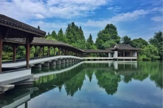  宝石山|0.5个亭子长啥样？这个夏天，西湖边这些地方不去会遗憾！