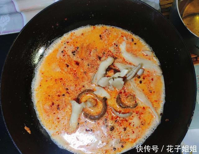 麻辣烫|闺女最馋这麻辣烫,红油浓香,酷辣入味,不用买底料,做法超简单