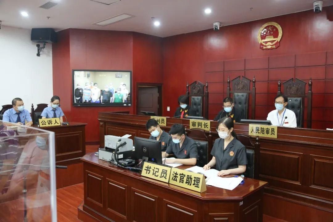 持械|结伙持械随意殴打他人,利用宗族势力称霸一方,厦门这12人恶势力犯罪集团案宣判