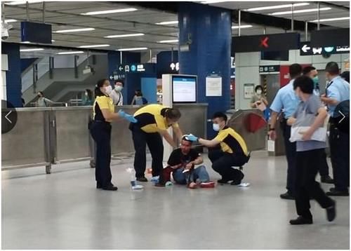 办案|光天化日之下，两男子地铁站当众抢劫劳力士手表，办案人员至今无能为力