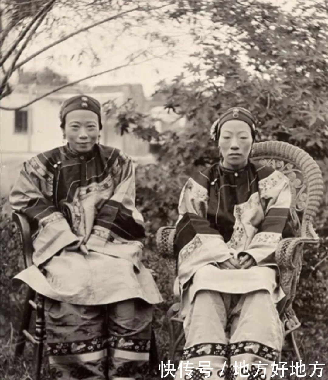 真实|清末真实照片,老汉田里有粮心里不慌,新娘霞披凤冠姿容俏丽