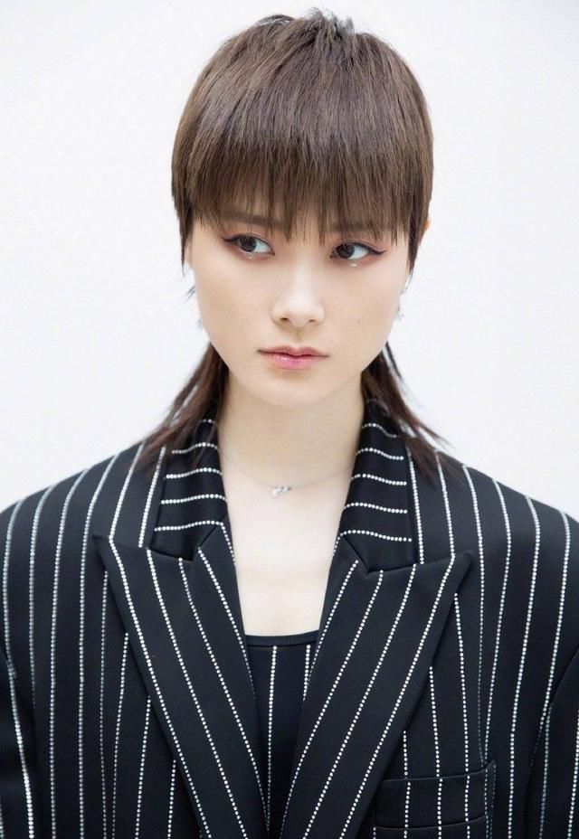  中国|《中国好声音》彻底没落，导师咖位越来越低，李宇春为何难堪重任