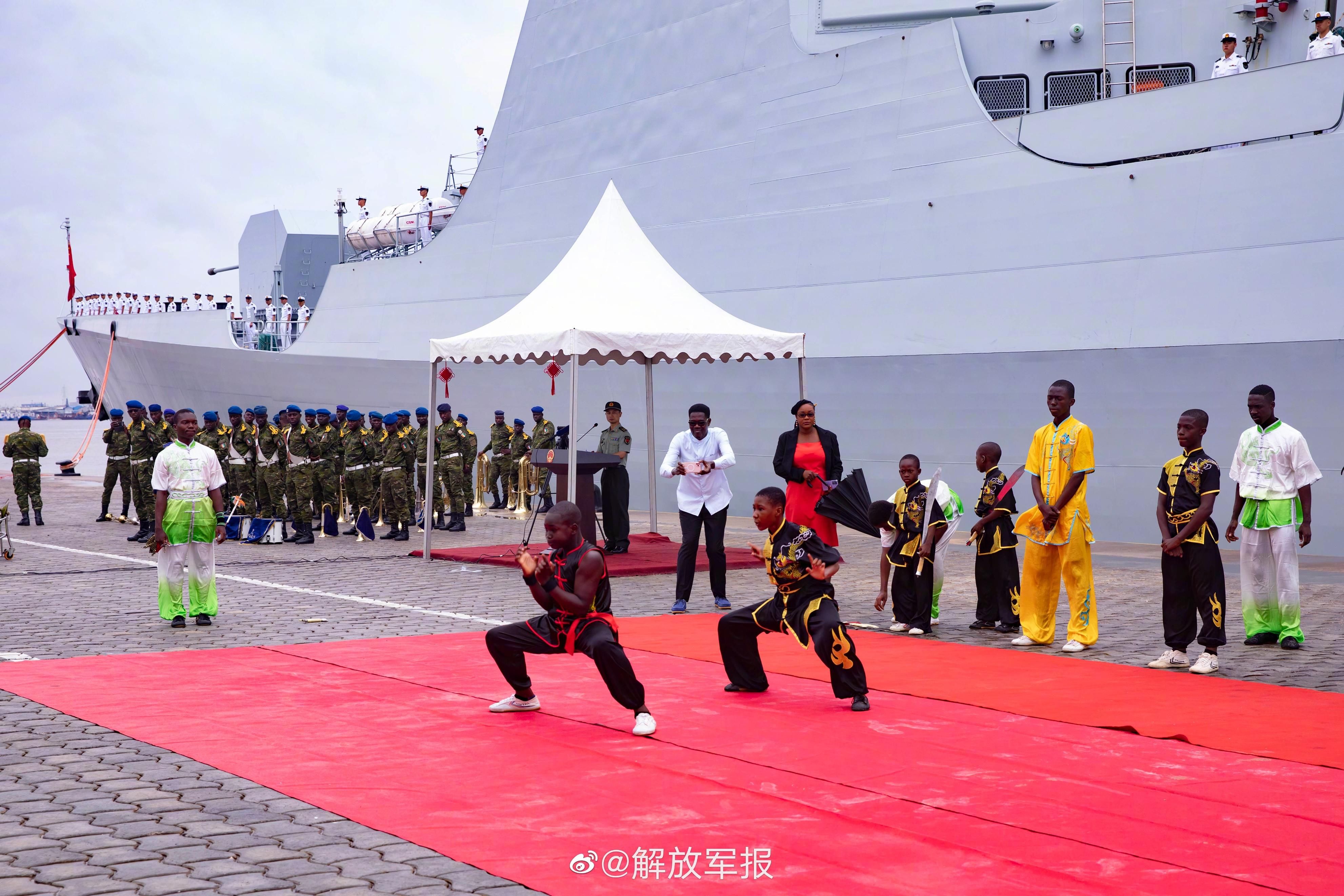 海军第43批护航编队抵达科特迪瓦阿比让进行友好访问