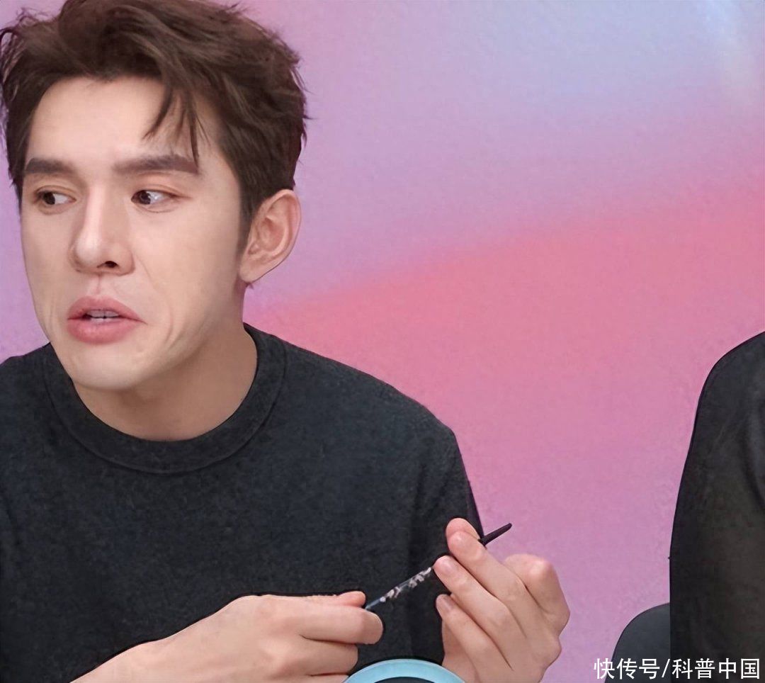 一支200多块钱的眉笔(觉得 79 块钱的眉笔贵，是我不够努力吗？)