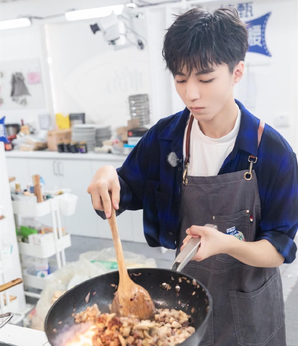  王源|王俊凯不满与杨超越同录《中餐厅》，鉴于王源，小凯或将被捆绑