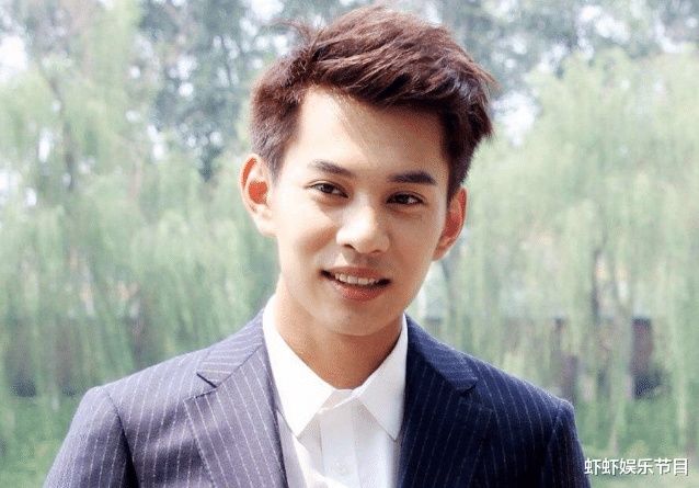  满满的|元气满满的少年冯建宇，舞台上自带光芒的歌手，节目中的暖心嘉宾