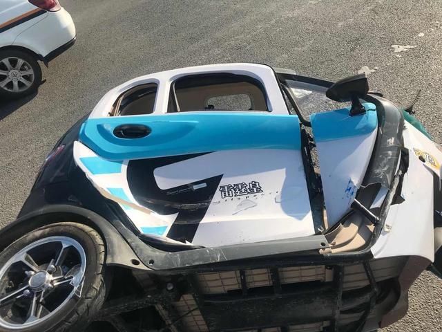  闯红灯|桂林“老年代步车”闯红灯被撞倒，还要承担全部责任