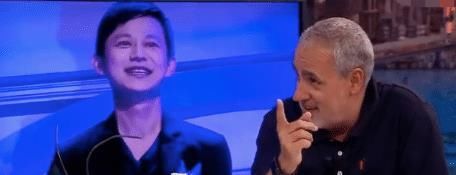 典型|何炅成负面典型!西班牙节目斥《快本》无版权抄袭,成龙躺枪