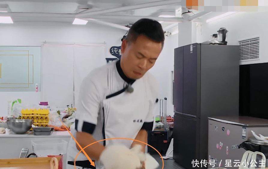 举动|林大厨做饭砂锅三次破裂,镜头扫过一旁的赵丽颖,这个举动太博好感了