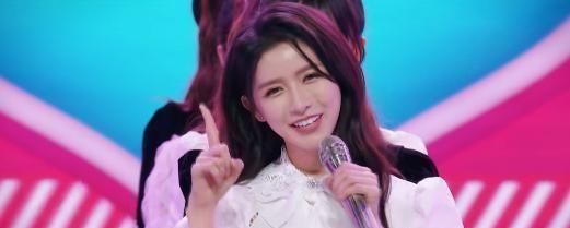  逆袭|《青春有你2》：公共舞台让实力强大的玩家成功逆袭和上层圈子大