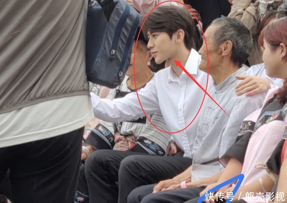 拍下|蔡徐坤参加慰问演出,却偶遇路人拍下生图,真实颜值帅出新高度