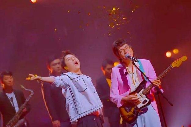  公开|《爱情公寓》最刚的李佳航公开挺刘维，但网友不买账，认清自己