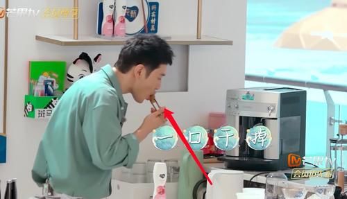  闹笑话|《中餐厅》黄晓明又闹笑话，赵丽颖眼神嫌弃，三次开怼太绝了