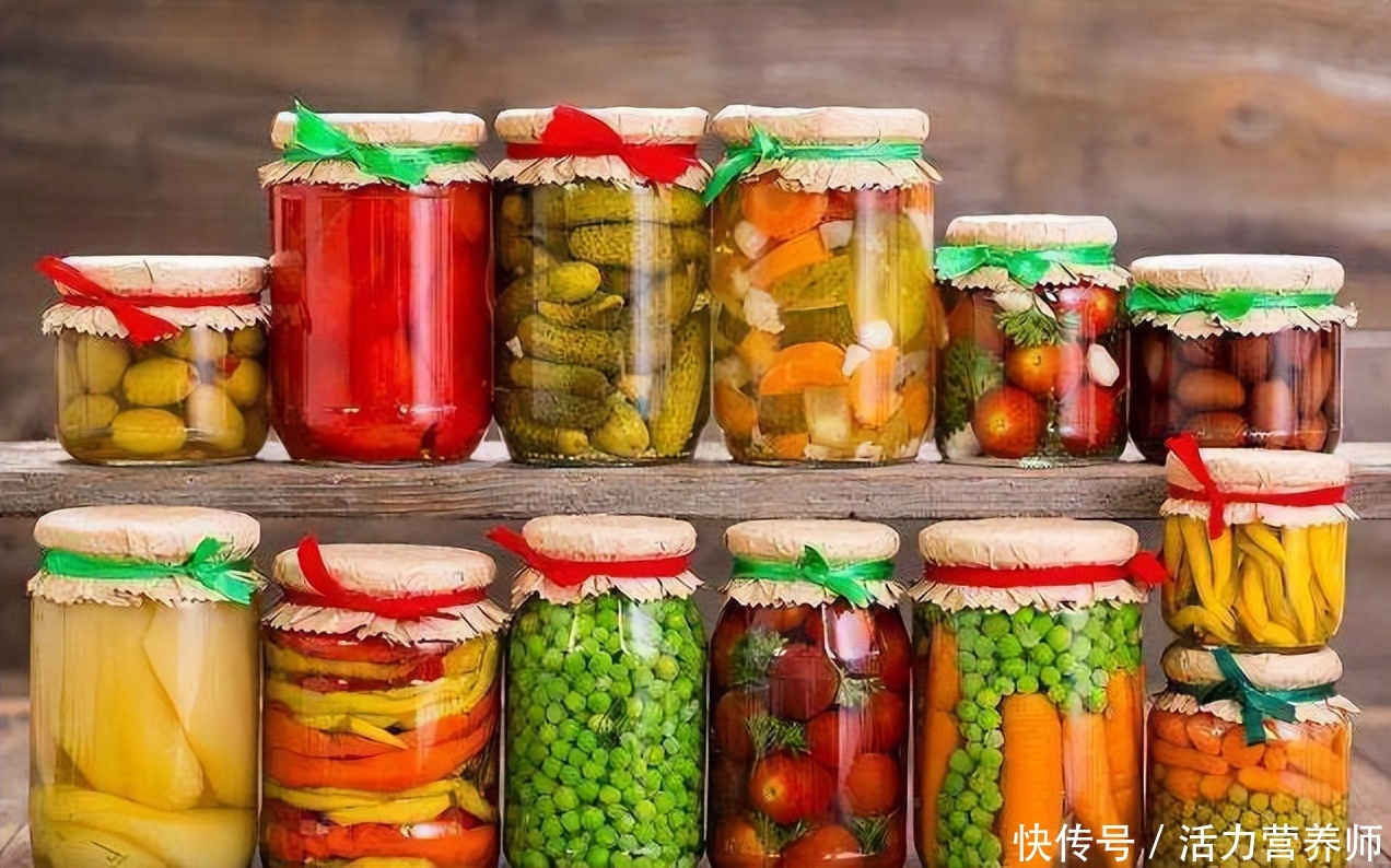 食物过了保质期就真的不能吃了吗(过保质期的食物，都不能再吃了？别犯傻：这4种食物没“保质期”)