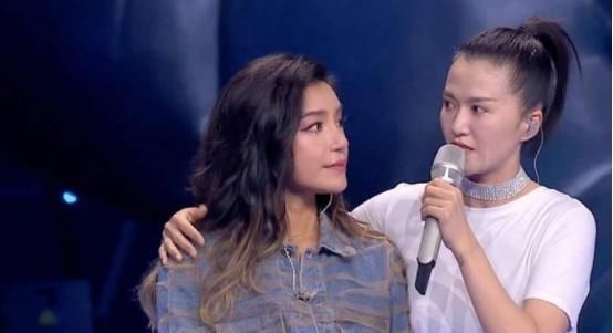  出身|尴尬！明明都是超女出身，当年的亚军已是导师，冠军却仍是选手