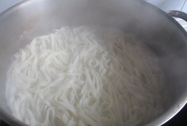 好吃|吃了30年手擀面,这样做筋道好吃不断条,比吃饺子还香,吃不够