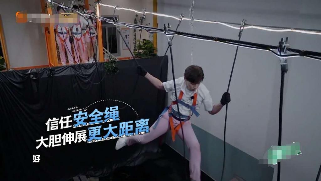  节目|《密逃》故意整嘉宾？郭麒麟被吓得生无可恋，网友：恐怖又搞笑