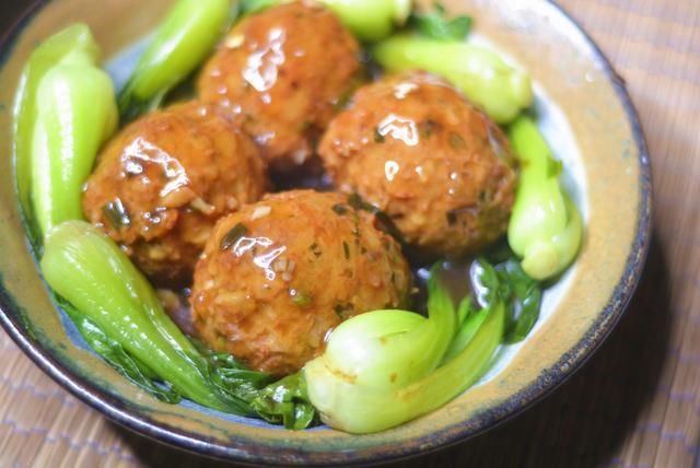  向往|向往的生活：一桌10个人，黄磊只做了3个狮子头，够谁吃？