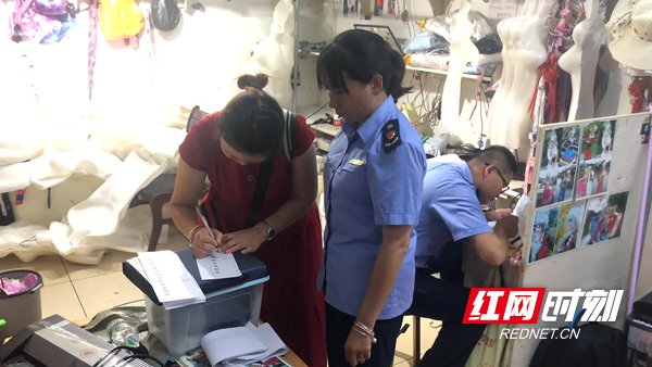 乱象|凤凰县市场监督管理局：持续整治古城旅游乱象 打击照相市场违法行为