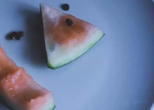  西瓜皮|西瓜皮才不Low！6种吃法吃出风格吃出水平，今年夏天不许再乱扔