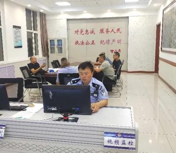  玉泉区|21年前，呼和浩特市玉泉区南茶坊统建楼一女子被杀，现场仅留指纹一枚，烟头三个；21年后，嫌犯包头落网