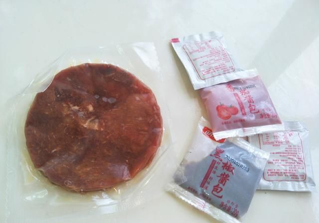  入味|煎牛排时，教你正确做法，牛排香嫩入味，不比去饭店买的差