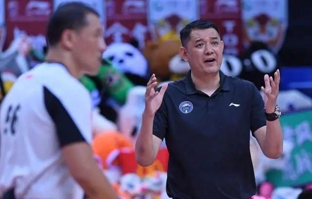  山东|巩晓彬总结出局无奈球队现状，张庆鹏回应是否退役