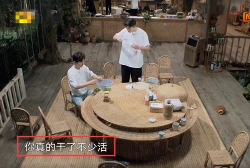  辛酸|许光汉疯狂干活，只为融入节目，何老师的一句话太辛酸