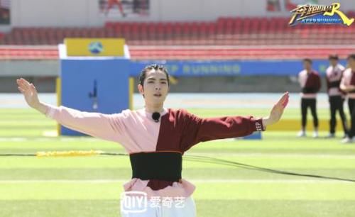  跑男团|爱奇艺《奔跑吧》李晨baby遭王彦霖绑架 现场拜“雨神”萧敬腾